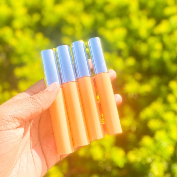 Lip gloss - Picture 7 of 10